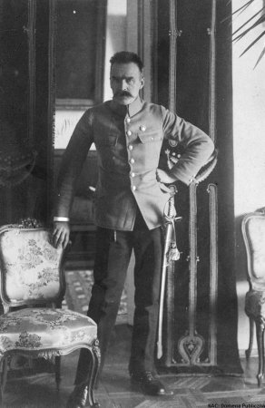 Józef Piłsudski głową państwa polskiego 