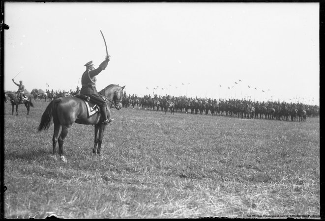 Samobójstwo popełnił gen. Bolesław Wieniawa-Długoszowski, adiutant Marszałka Józefa Piłsudskiego, lekarz, poeta, pierwszy ułan II Rzeczpospolitej. 1942.