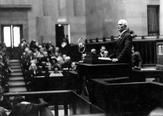 Pierwsze posiedzenie w Sali Posiedzeń. 1928