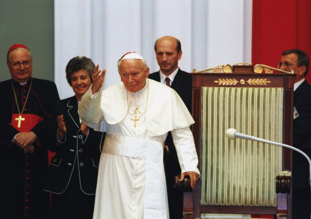 Urodził się Karol Wojtyła, kardynał, 264 papież i 6. Suweren Państwa Watykańskiego, przyjął imię Jan Paweł II, święty Kościoła katolickiego. 1920.